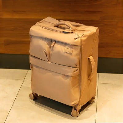 Áhrif hinnar fornu silkivegar á dreifingu ferðafarangurs